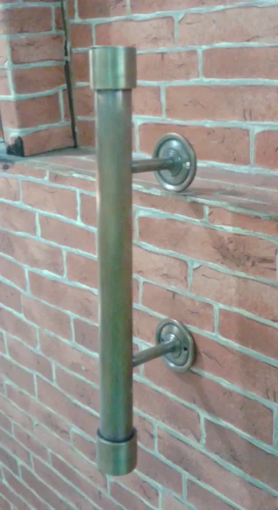 มือจับประตูทองเหลือง