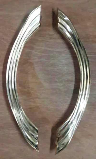 มือจับประตูทองเหลือง