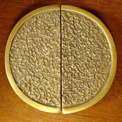 มือจับประตูทองเหลือง