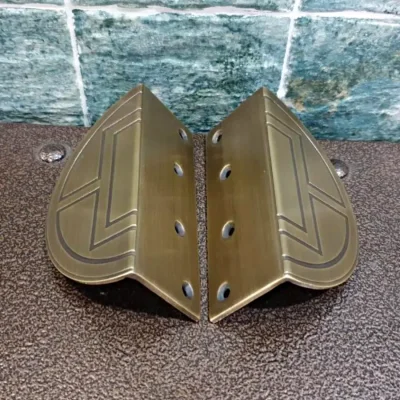 มือจับประตูทองเหลือง