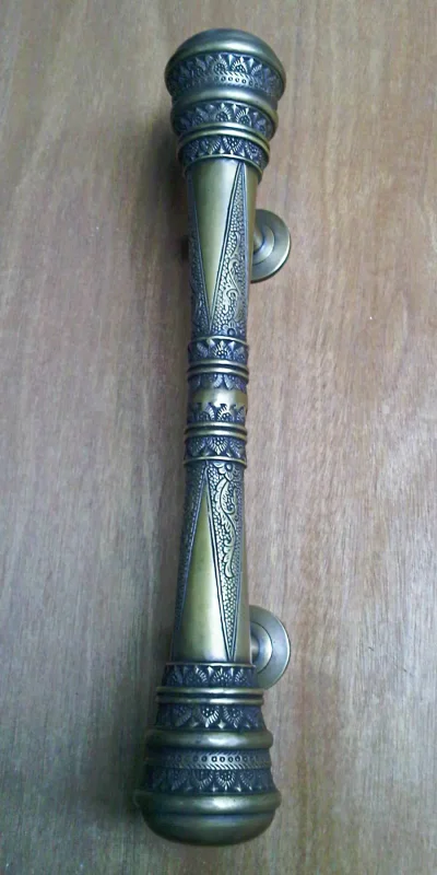 มือจับประตูทองเหลือง