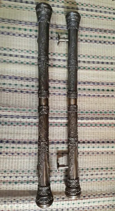 มือจับประตูทองเหลือง