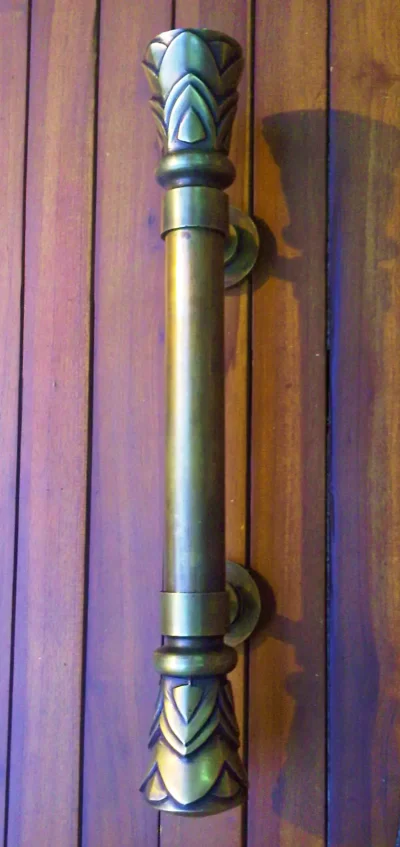 มือจับประตูทองเหลือง ด้ามไม้สัก