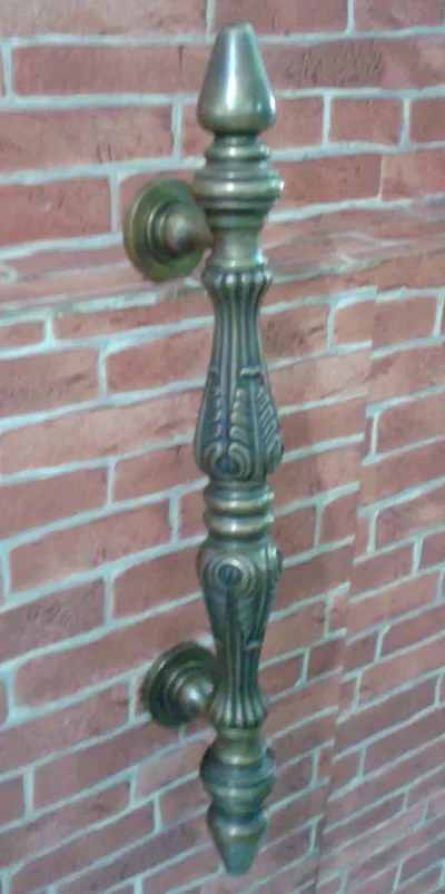 มือจับประตูทองเหลือง