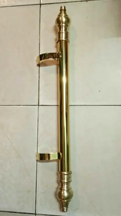 มือจับประตูทองเหลือง