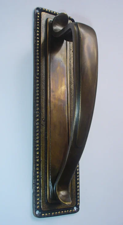 มือจับประตูทองเหลือง