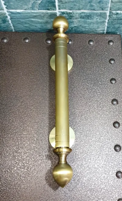 มือจับประตูทองเหลือง