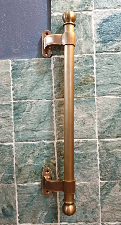 มือจับประตูทองเหลือง