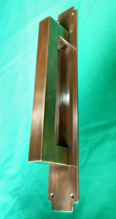 มือจับประตูทองเหลือง