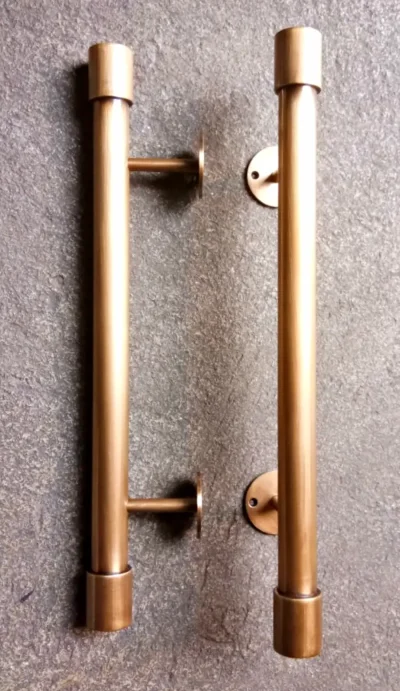 มือจับประตูทองเหลือง