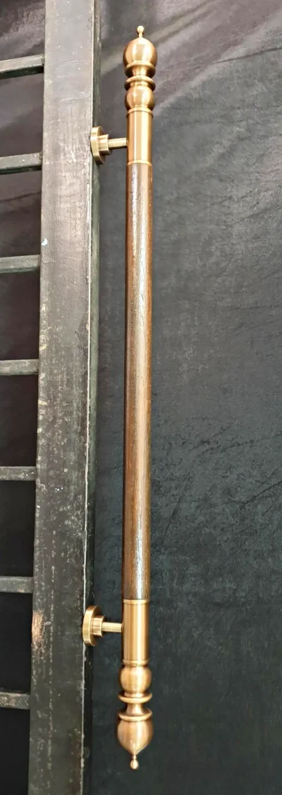 มือจับประตูทองเหลือง ด้ามไม้สัก