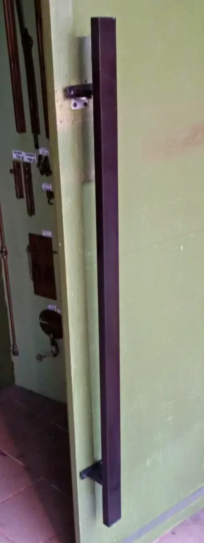 มือจับประตูทองเหลือง