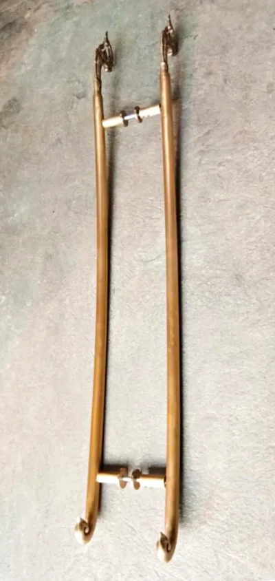 มือจับประตูทองเหลือง