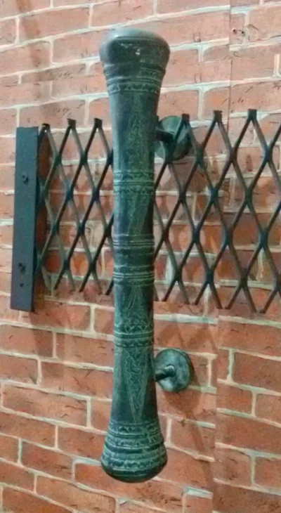 มือจับประตูทองเหลือง