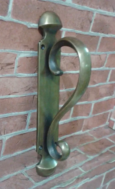 มือจับประตูทองเหลือง