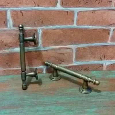 มือจับประตูทองเหลือง