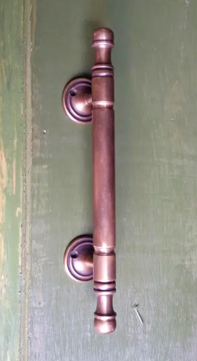 มือจับประตูทองเหลือง