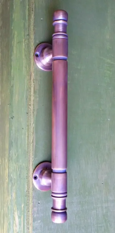 มือจับประตูทองเหลือง