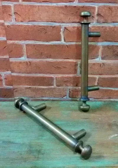 มือจับประตูทองเหลือง