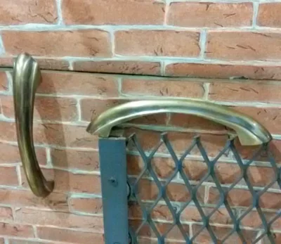 มือจับประตูทองเหลือง