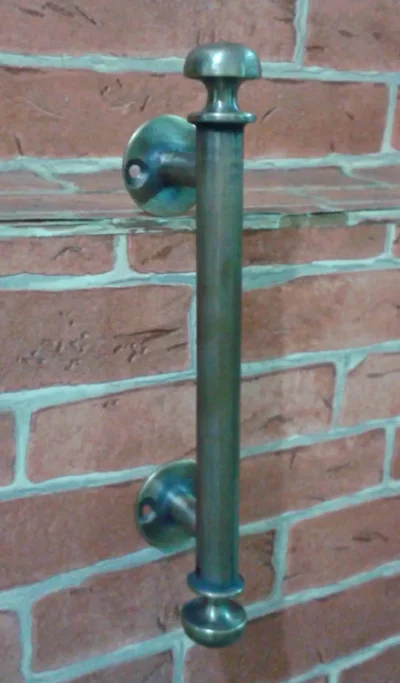 มือจับประตูทองเหลือง