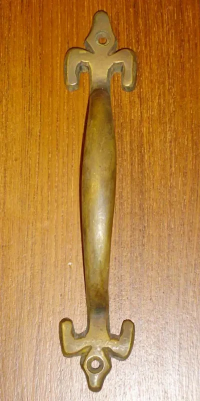 มือจับประตูทองเหลือง