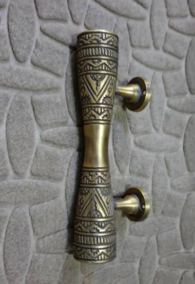 มือจับประตูทองเหลือง