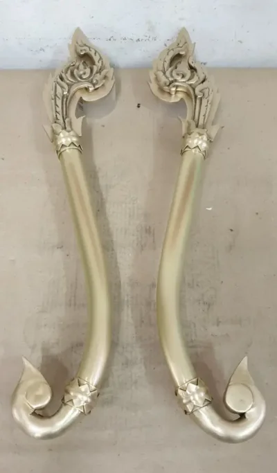 มือจับประตูทองเหลือง