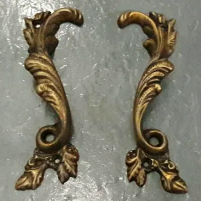 มือจับประตูทองเหลือง