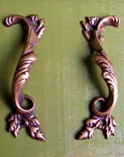 มือจับประตูทองเหลือง