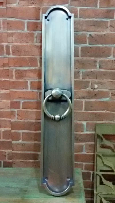 มือจับประตูทองเหลือง