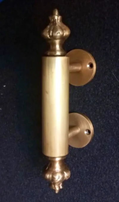 มือจับประตูทองเหลือง