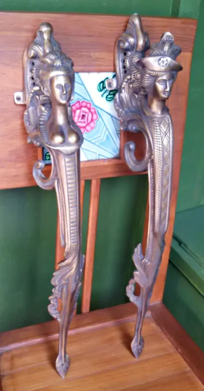 มือจับประตูทองเหลือง