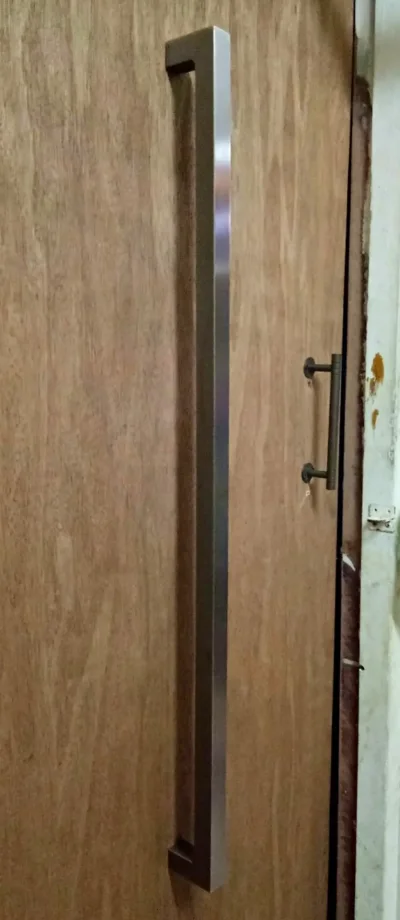 มือจับประตูทองเหลือง