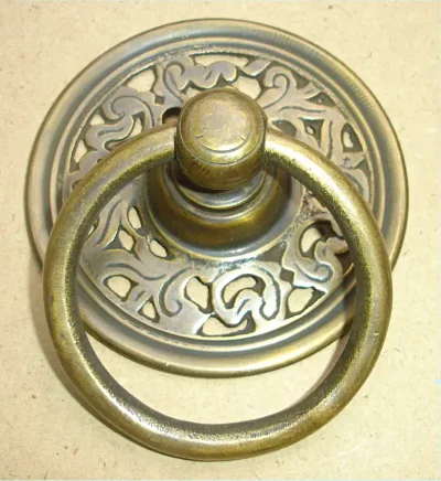 มือจับทองเหลืองแบบมีห่วง