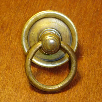 มือจับทองเหลืองแบบมีห่วง