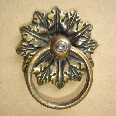 มือจับประตูทองเหลืองแบบมีห่วง