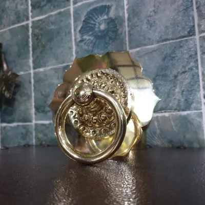 มือจับทองเหลืองแบบมีห่วง