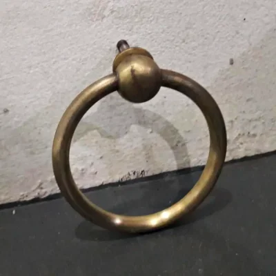 มือจับห่วงทองเหลือง