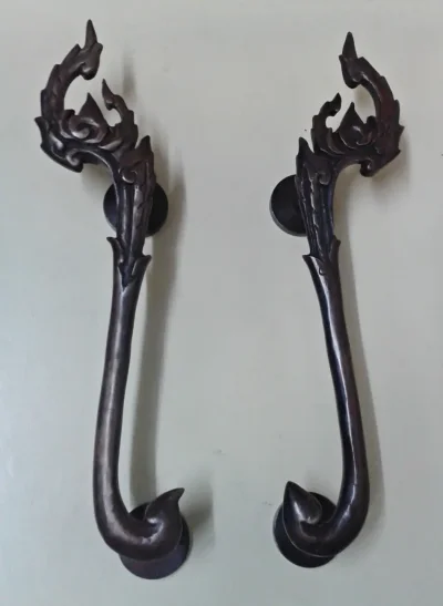 มือจับประตูทองเหลือง