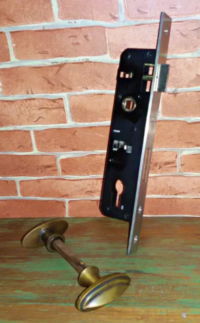 ลูกบิดประตูทองเหลือง