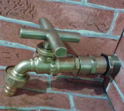 ก๊อกน้ำทองเหลือง