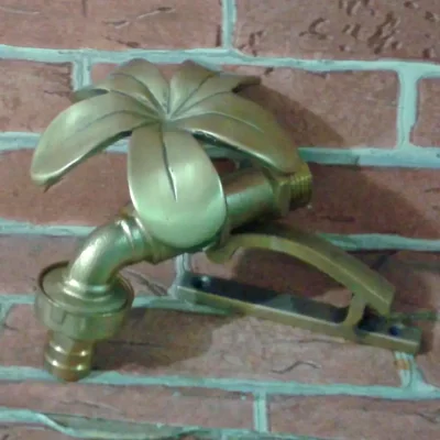 ก๊อกน้ำทองเหลือง