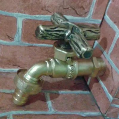 ก๊อกน้ำทองเหลือง