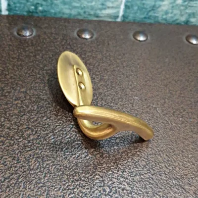 ขอแขวนผ้าทองเหลือง U.042MR