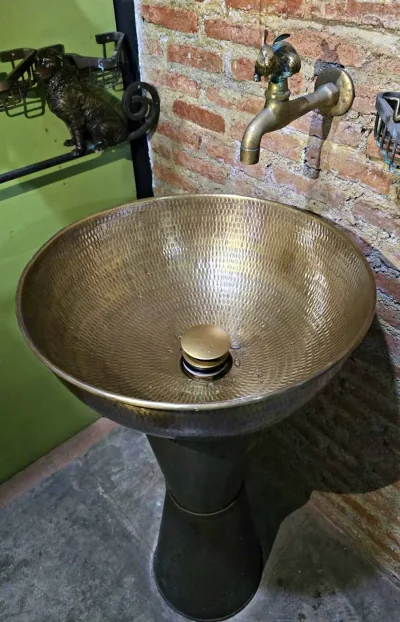 อ่างล้างหน้าทองเหลือง