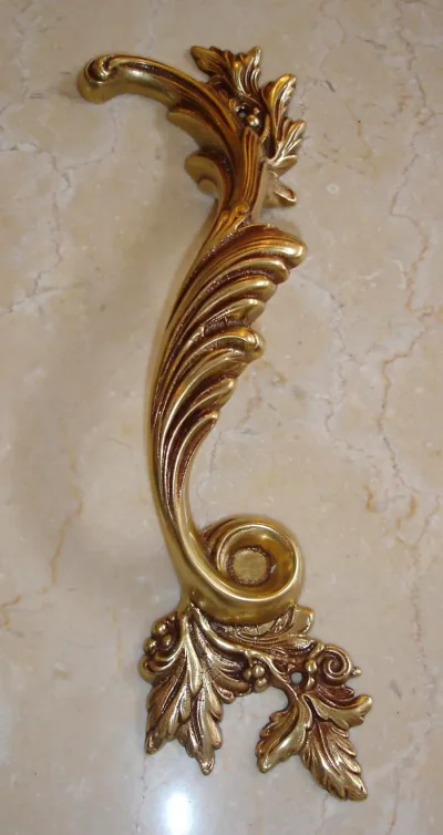 มือจับประตูทองเหลือง