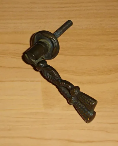 มือดึงบานตู้ทองเหลืองแบบห้อย