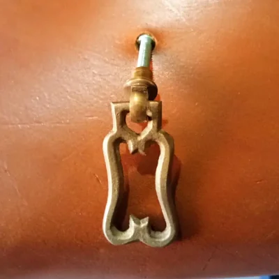 มือดึงบานตู้ทองเหลืองแบบก้านห้อย