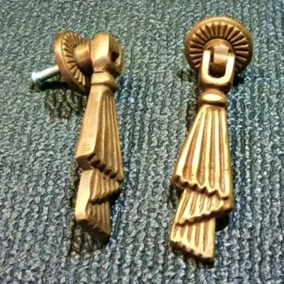 มือดึงบานตู้ทองเหลืองแบบห้อย